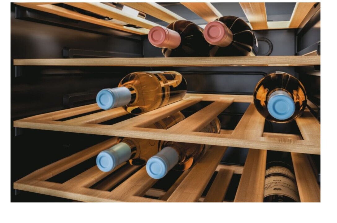 Candy | Wine Cooler | CWC 154 EEL/NF | Energy efficiency class G | Free standing | Bottles capacity 41 | Black (Фото 4)